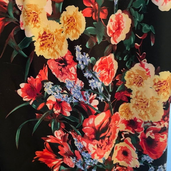 Gorgeous flower dress - date night, work, wedding - Picture 3 of 5